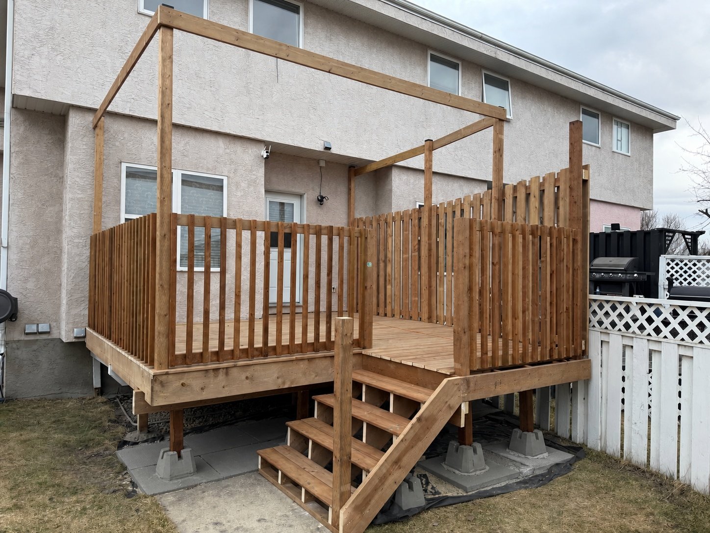 Wooden Deck & Privacy Screen — project view 7