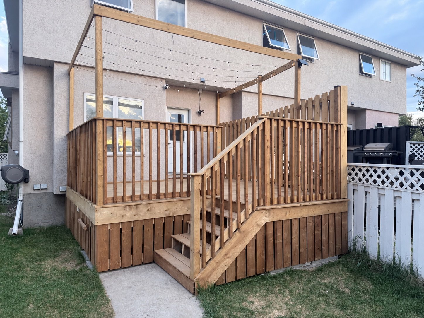 Wooden Deck & Privacy Screen