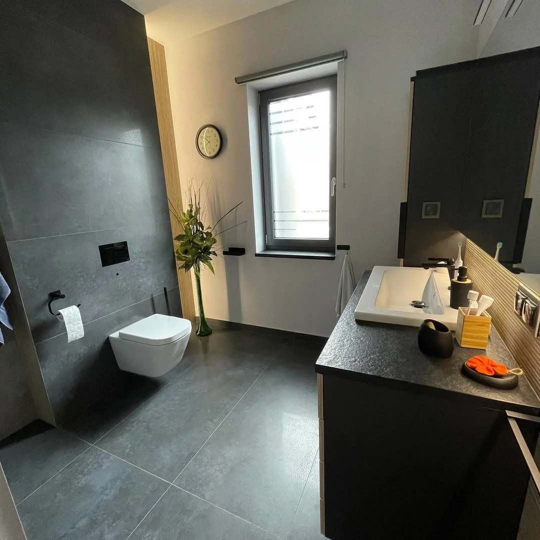 Bathroom finishes — photo 1