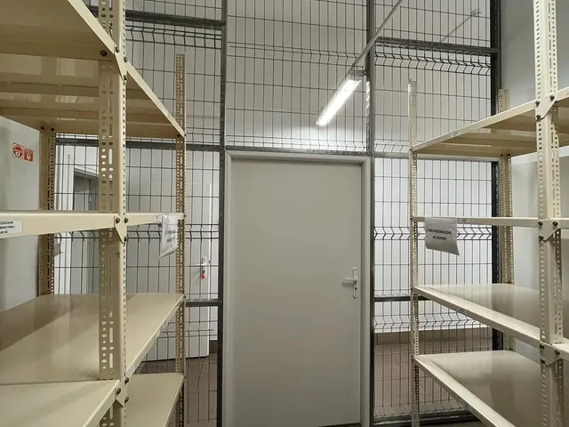 Storage space fit-out
