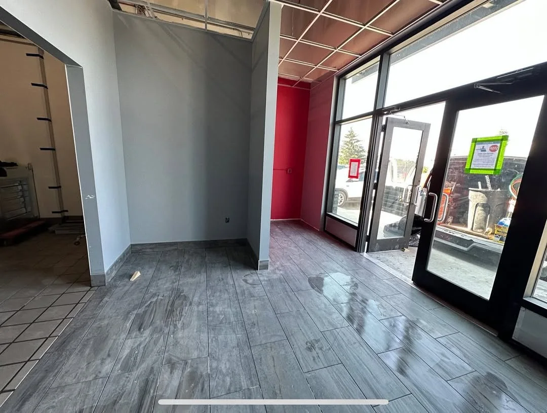 Shop entrance floor & wall tile — photo 1