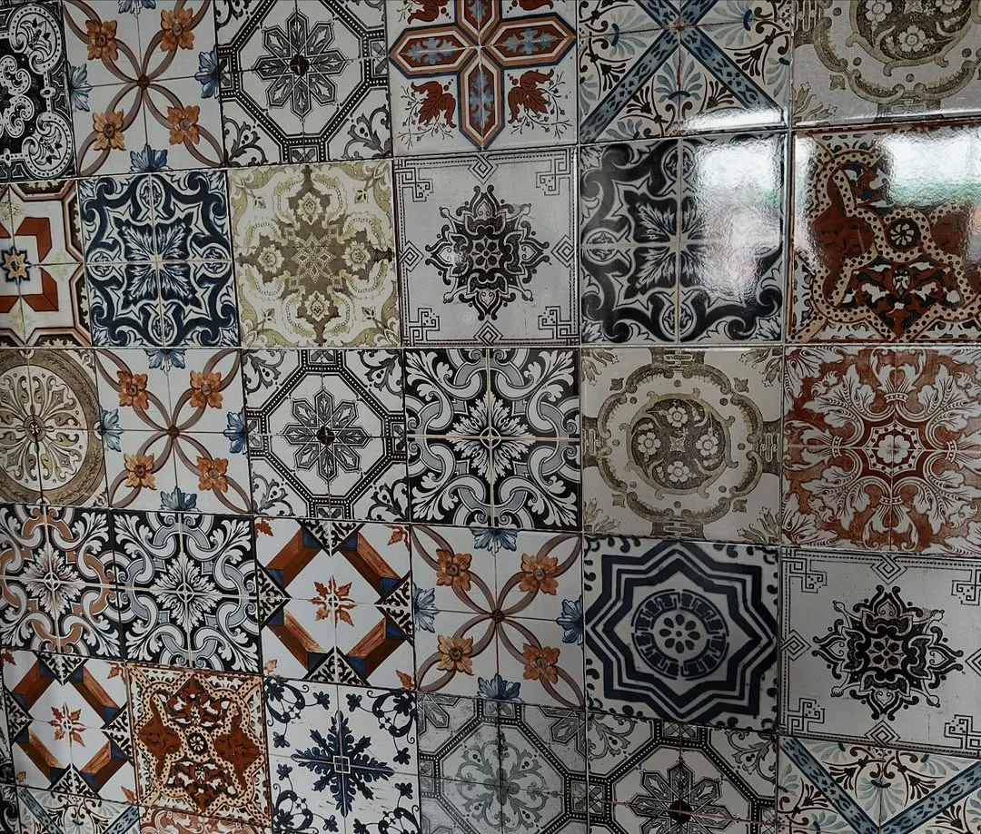 Patterned tile details — photo 1
